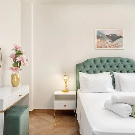 Zeta Luxury Mantouki