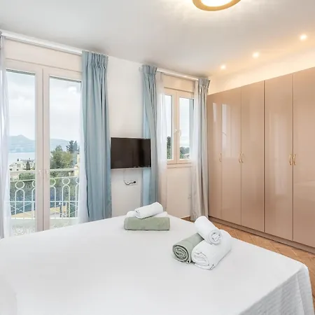 Villa Zeta Luxury *